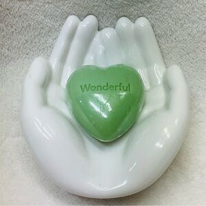 WONDERFUL White Ceramic Hands Soap Trinket Dish with Green Heart Soap 2 Pc Set